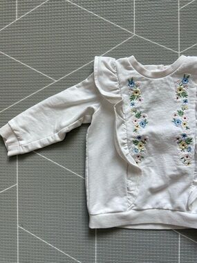 Little Me|Baby girl/toddler white ditsy floral Embroidered Ruffle Sweatshirt•24M